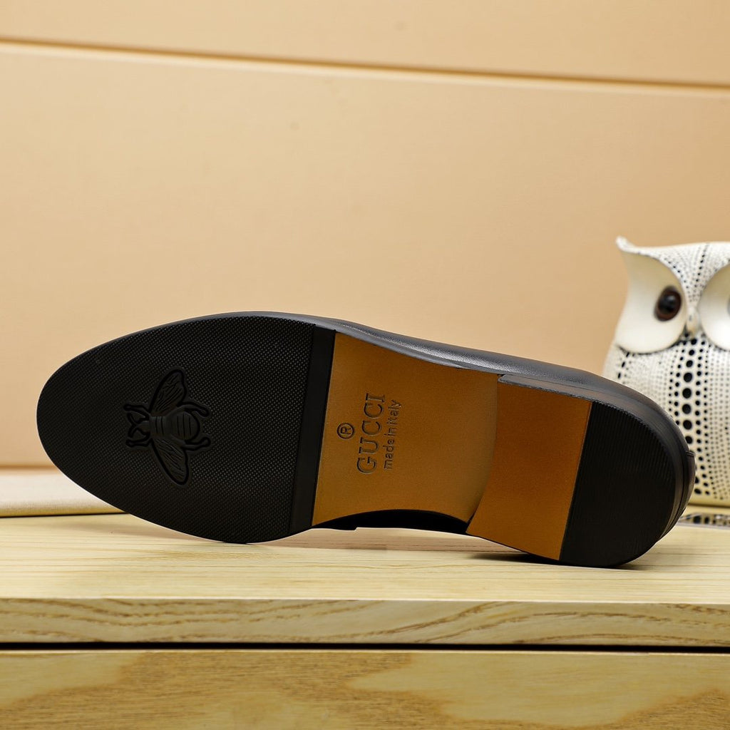Gucci Black Embossed Hardware Loafers — detail