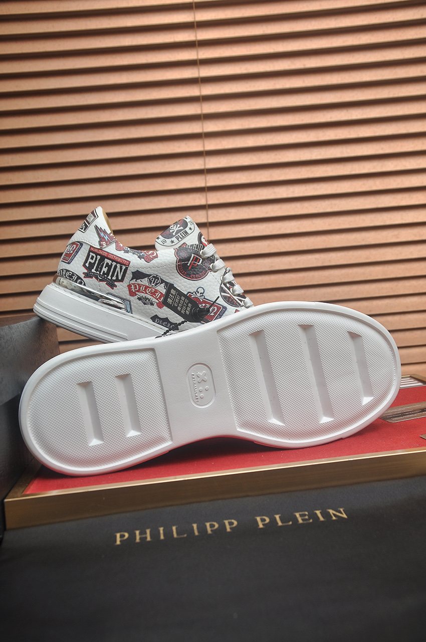 Philipp Plein Graphic Print Low-Top Sneakers — detail