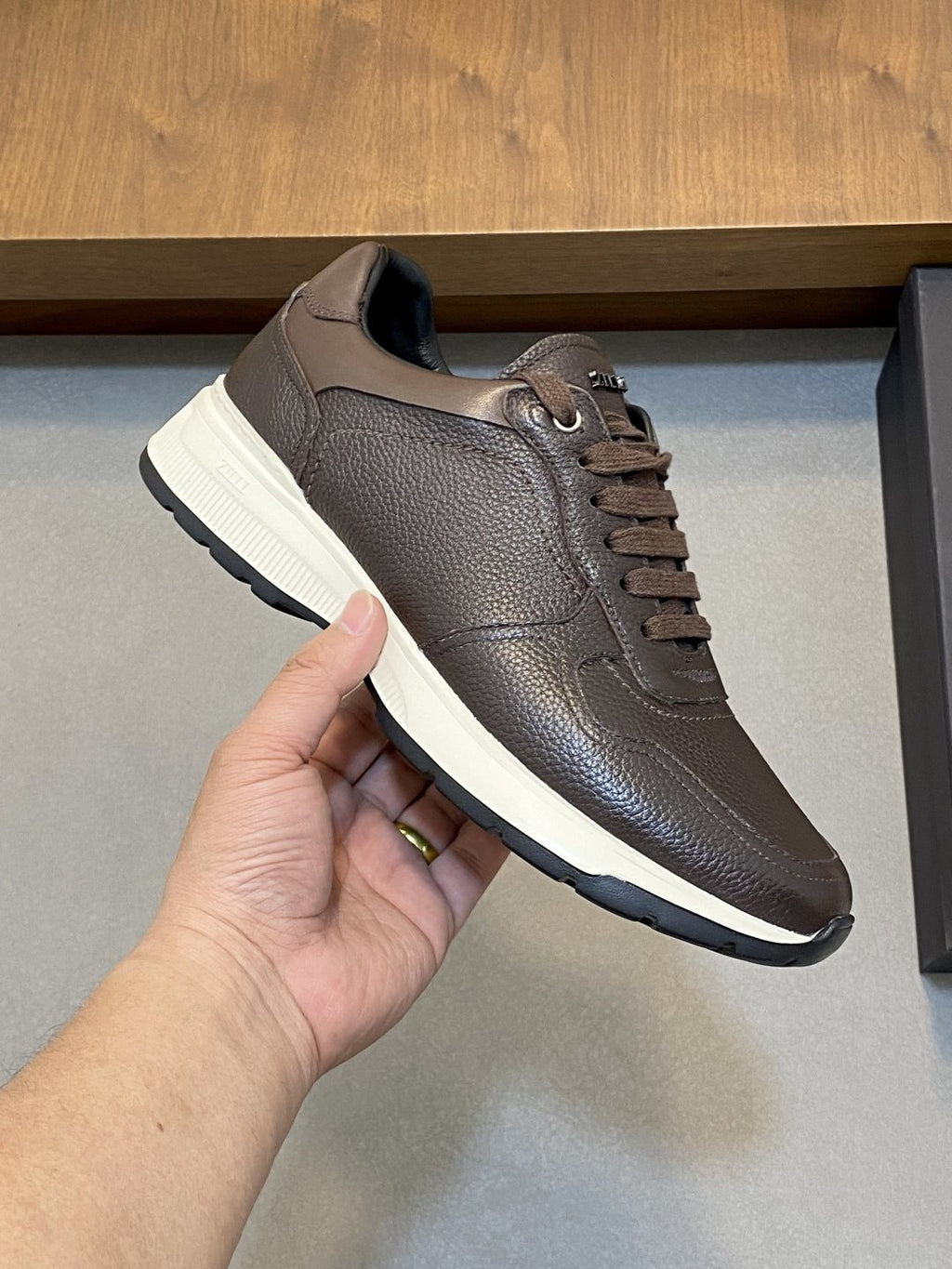 ZILLI Stitched Low-Top Sneakers — model
